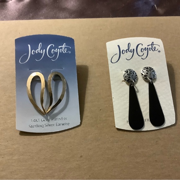 Jody Coyote Earrings (2 pairs) - Picture 3 of 3